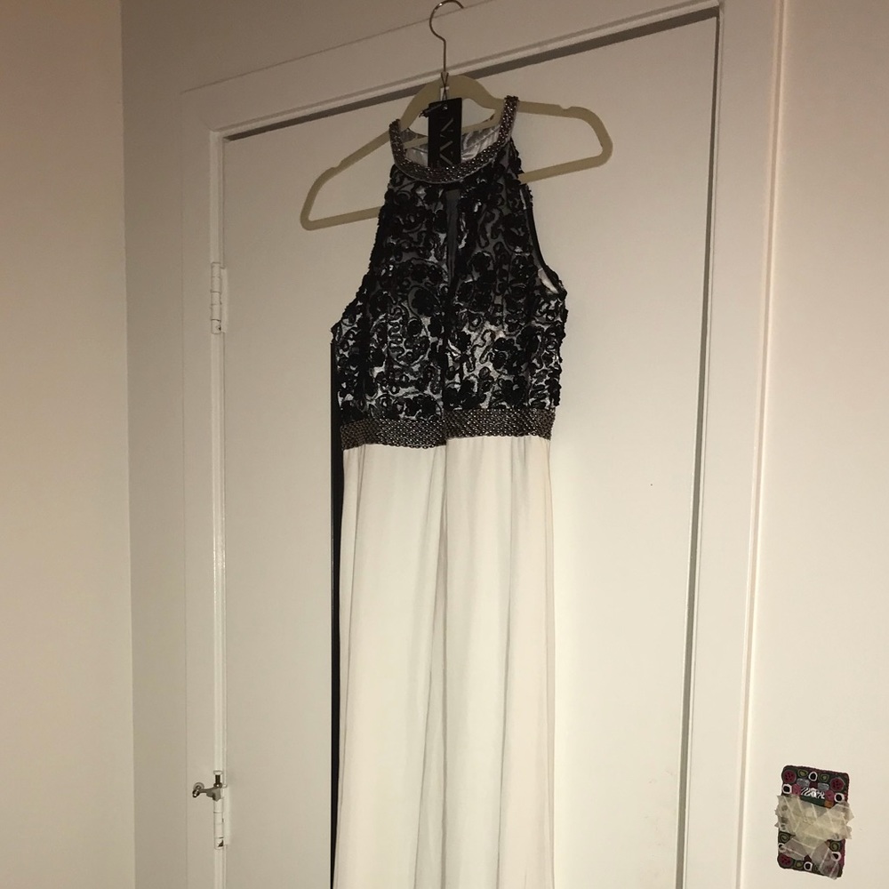 Floor Length Prom Dress - Lace Halter Size 4/6